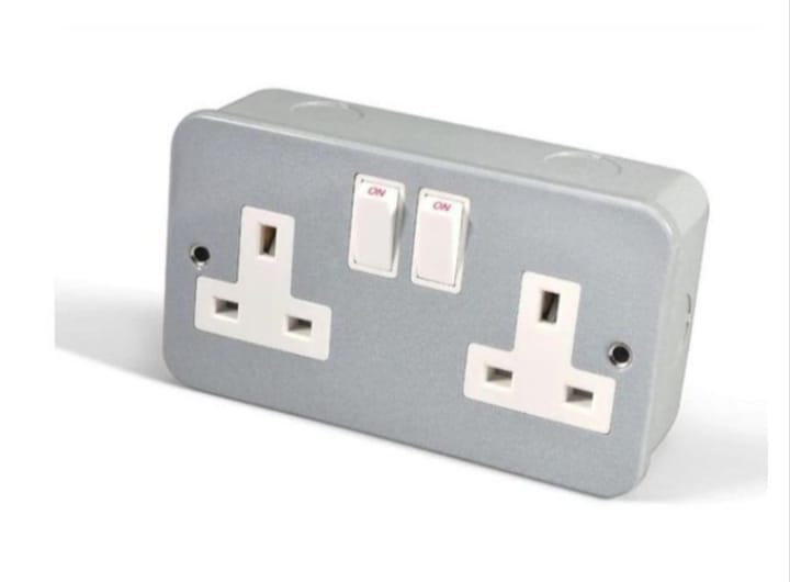 TWIN SOCKET METAL POWER MAX